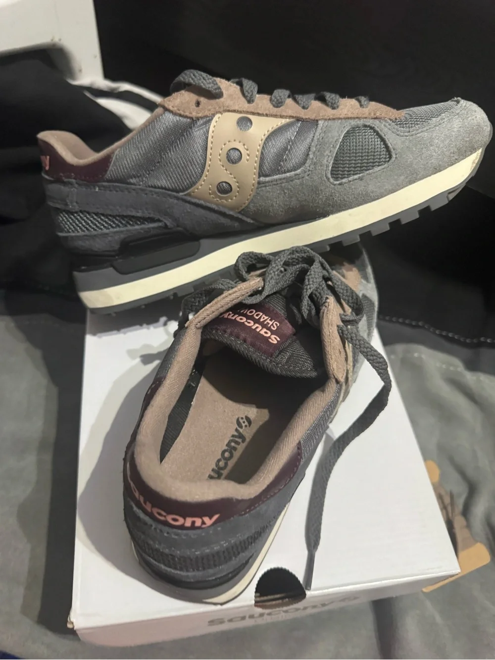 Saucony womens Low-Top Sneakers in Gray, Tan and Burgundy